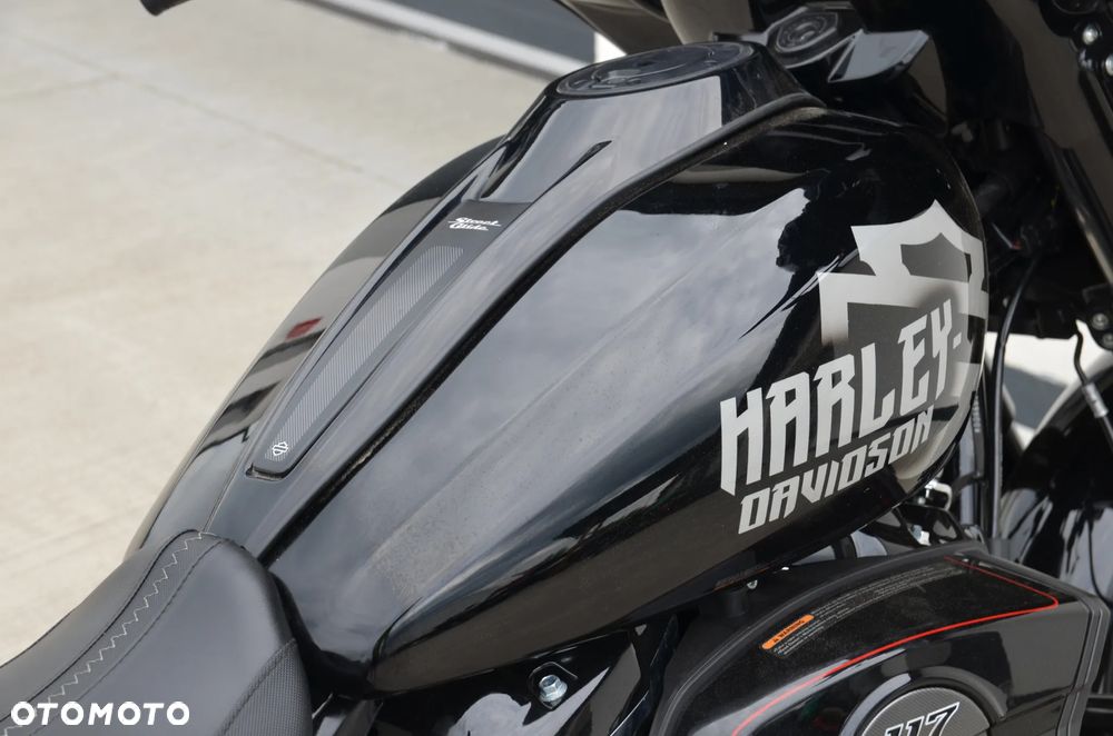 Harley-Davidson Touring Street Glide - 28