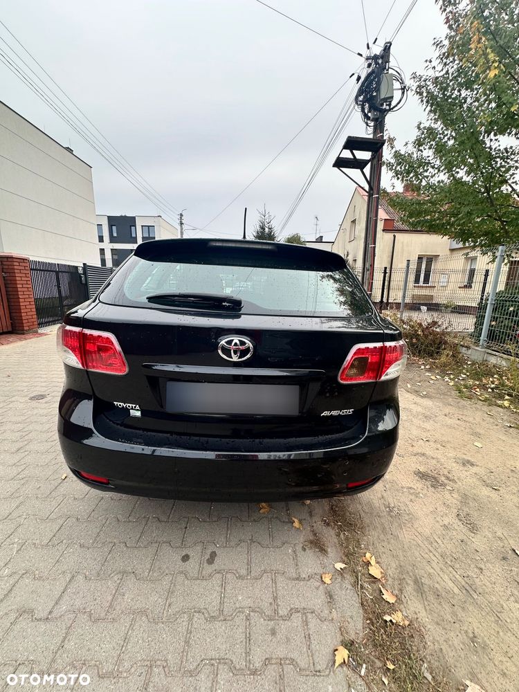 Toyota Avensis 1.8 Sol - 8