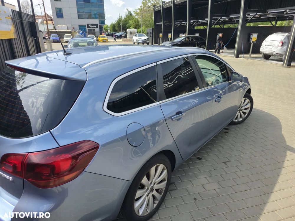 Opel Astra 1.4 Turbo ECOTEC Cosmo - 4