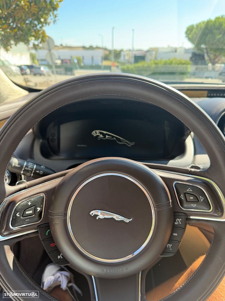 Jaguar XJ 3.0 D V6 Luxury - 10