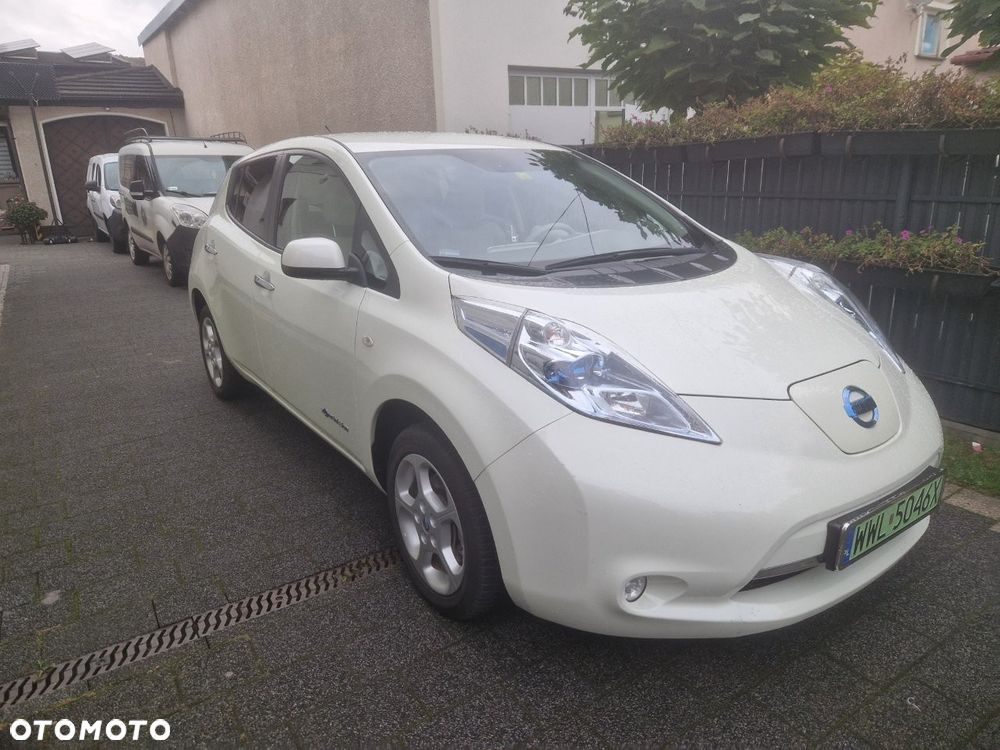 Nissan Leaf 24 kWh (mit Batterie) Visia + - 15