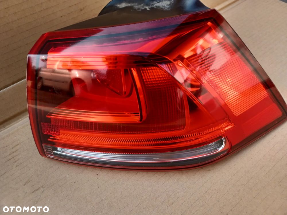 LAMPA TYLNA PRAWA VW GOLF VII HB 5G0945096M - 5