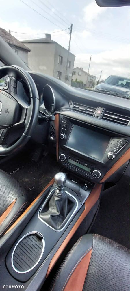 Toyota Avensis 2.0 D-4D Premium - 5