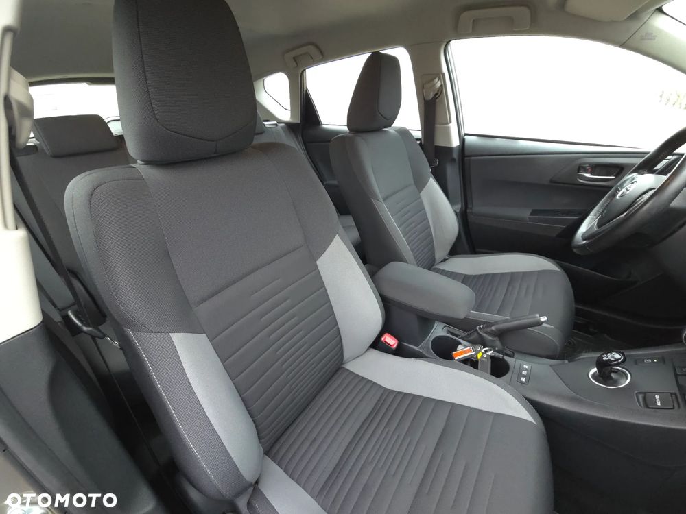 Toyota Auris - 17
