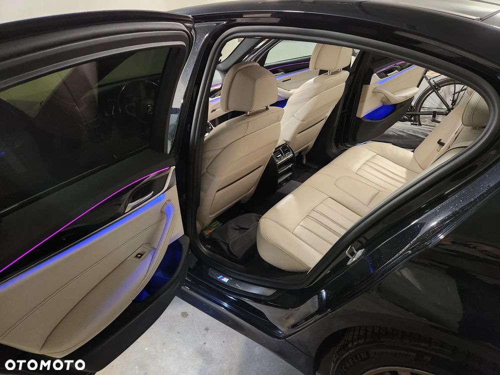 BMW Seria 5 520d xDrive M Sport sport - 11