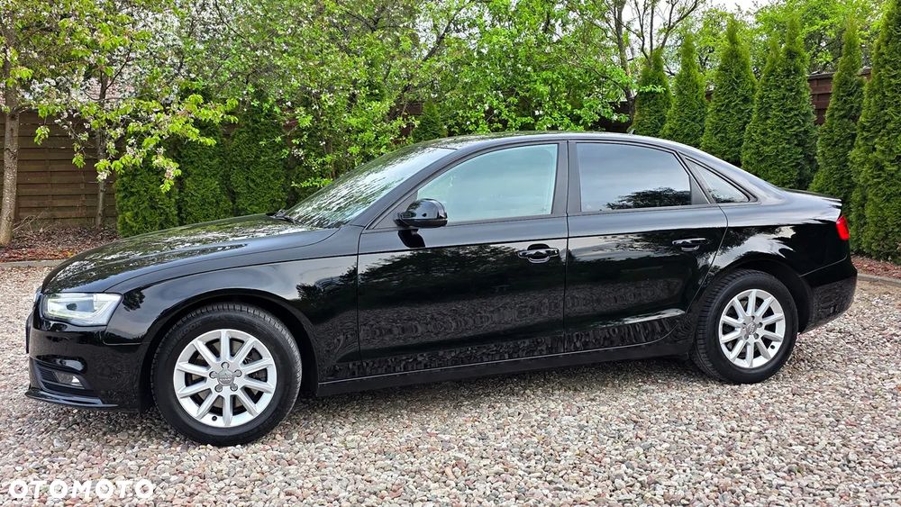 Audi A4 Limousine - 4