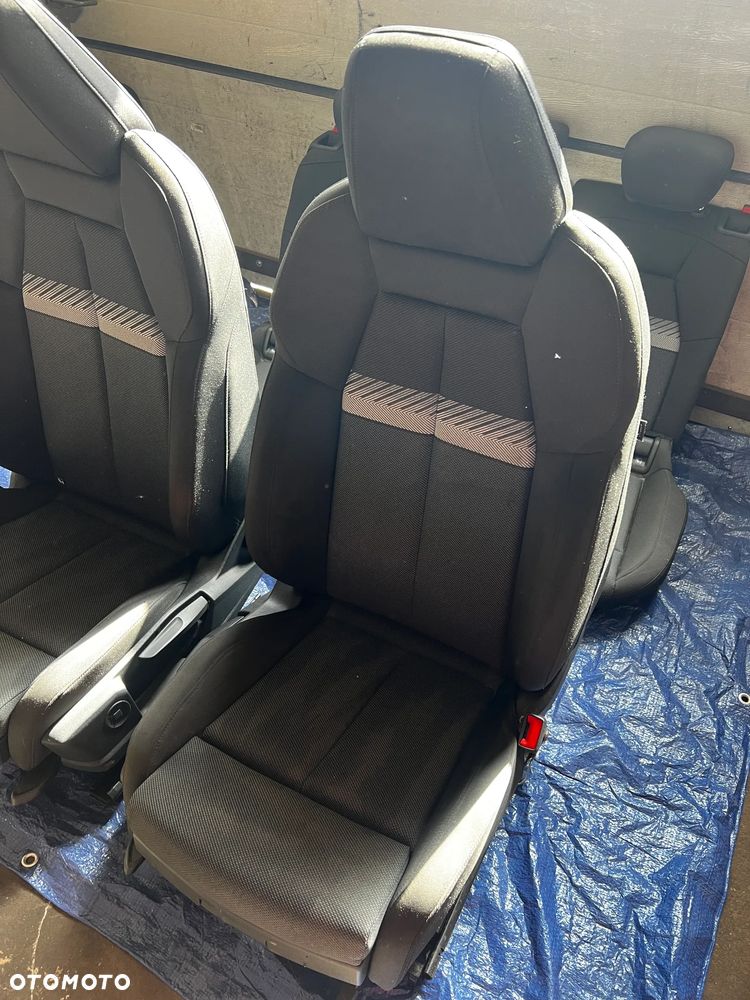 KOMPLET FOTELI FOTELE Q4 SUV ŁADNE - 5