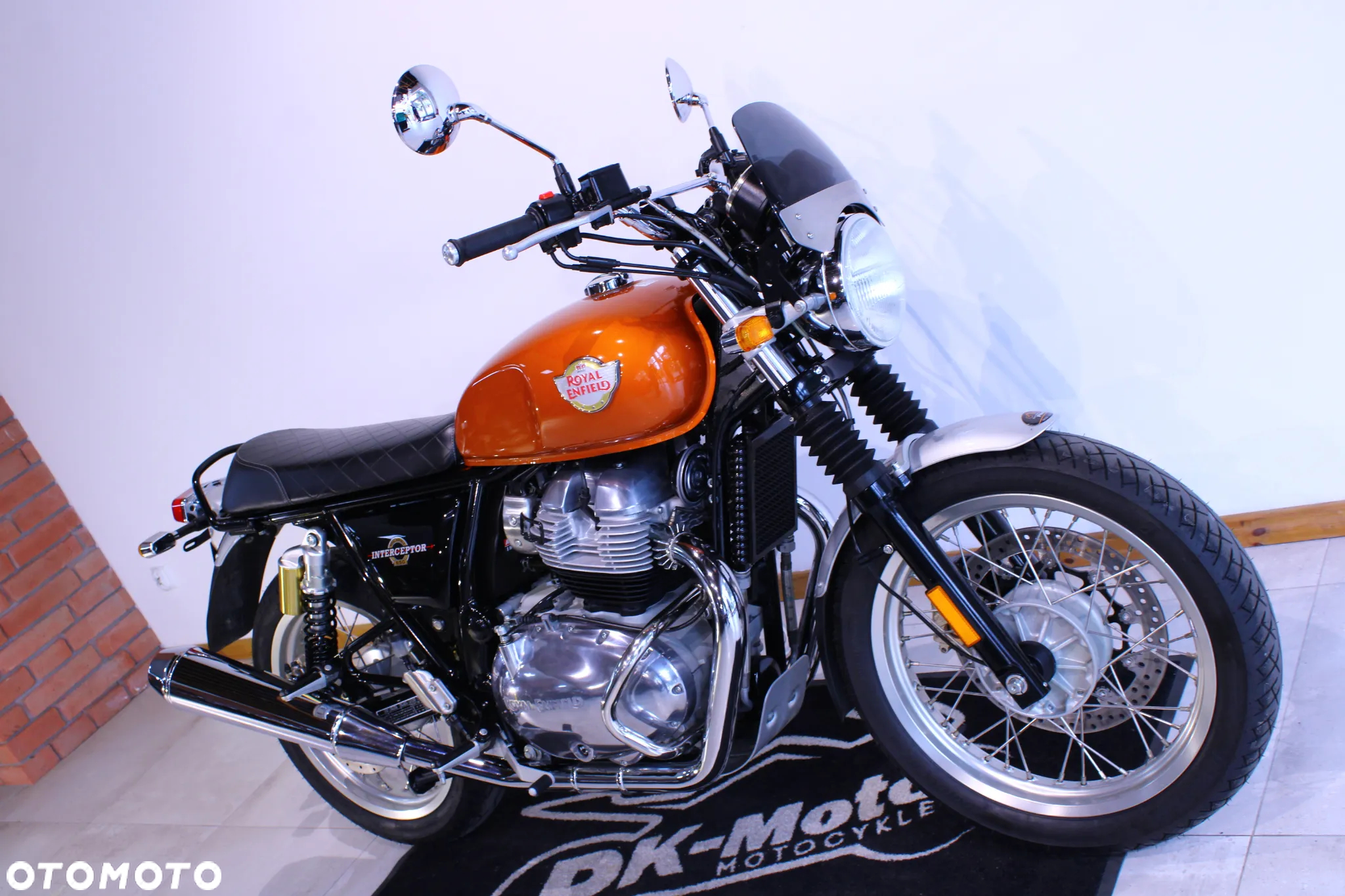 Royal Enfield Interceptor - 3