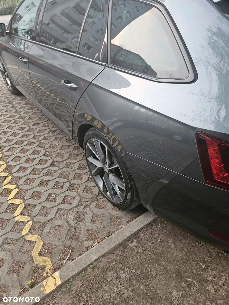 Skoda Superb 2.0 TDI SCR 4x4 Sportline DSG - 19