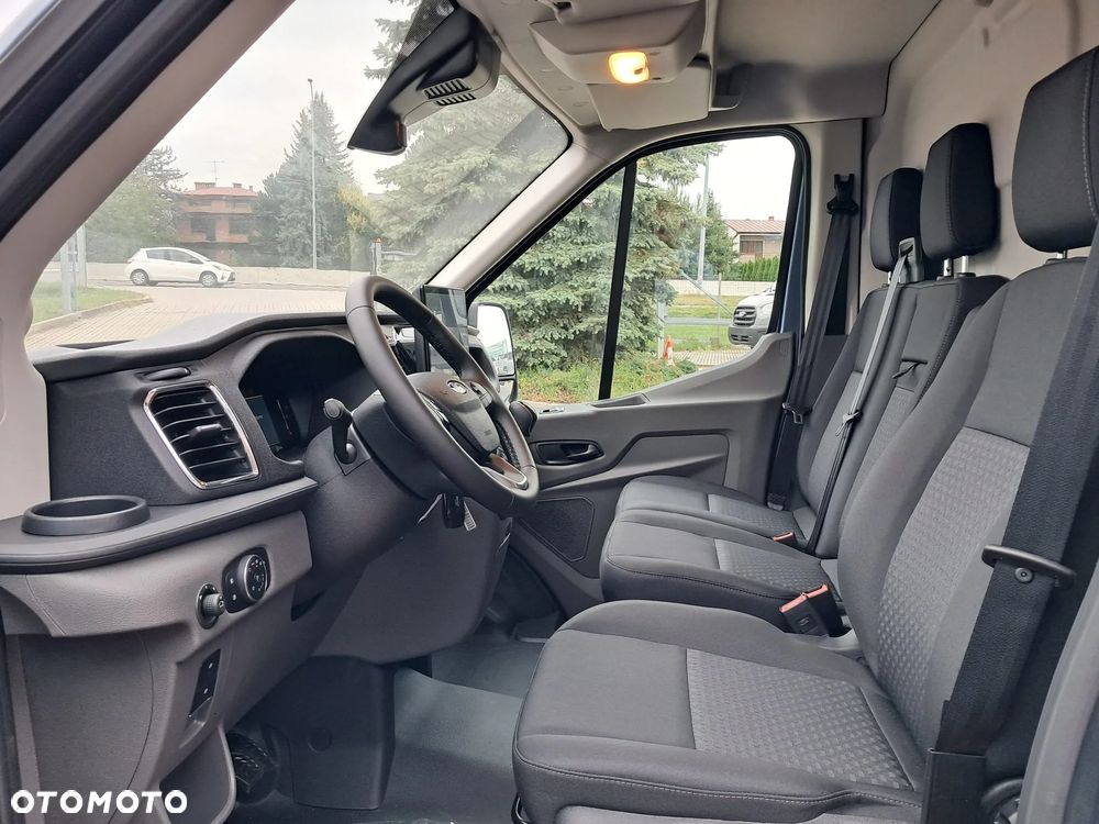 Ford Transit - 12
