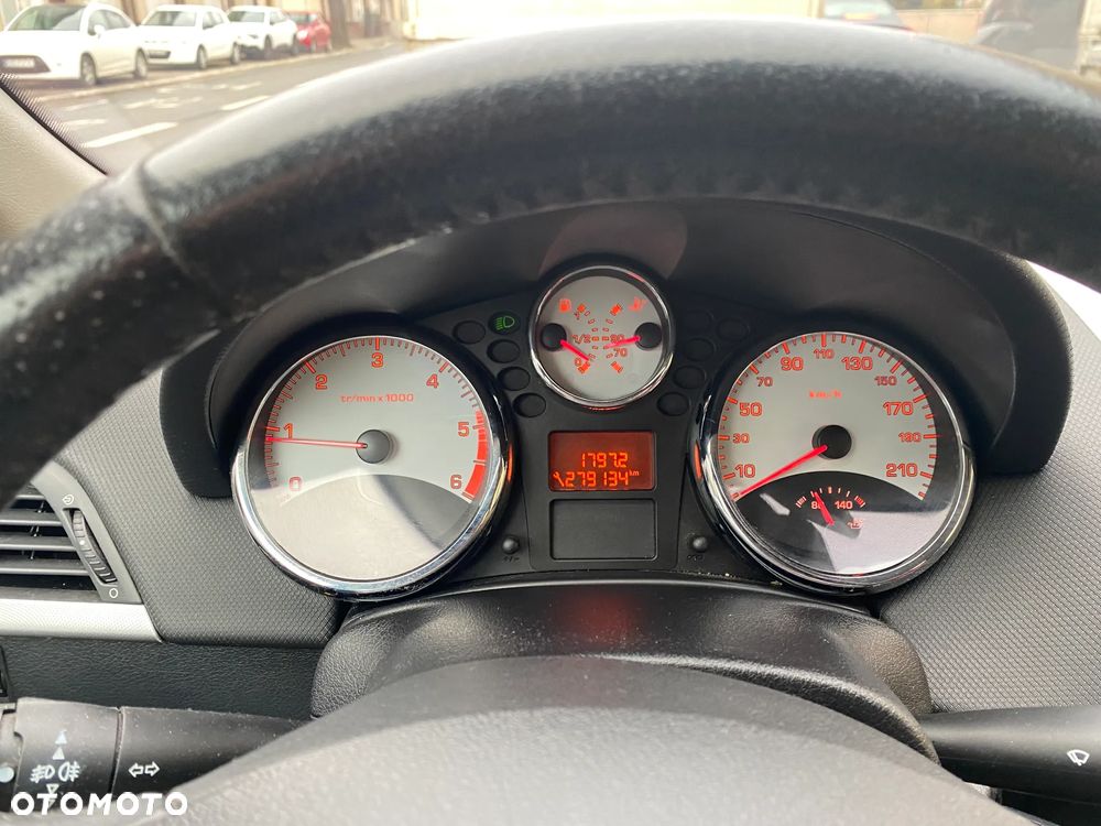 Peugeot 207 1.6 HDi Sporty - 16