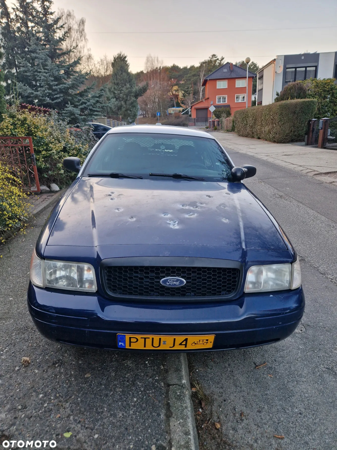 Ford Crown - 25