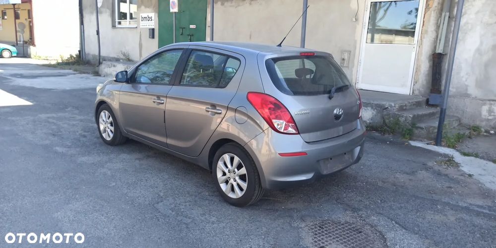 Hyundai i20 1.25 Comfort - 12