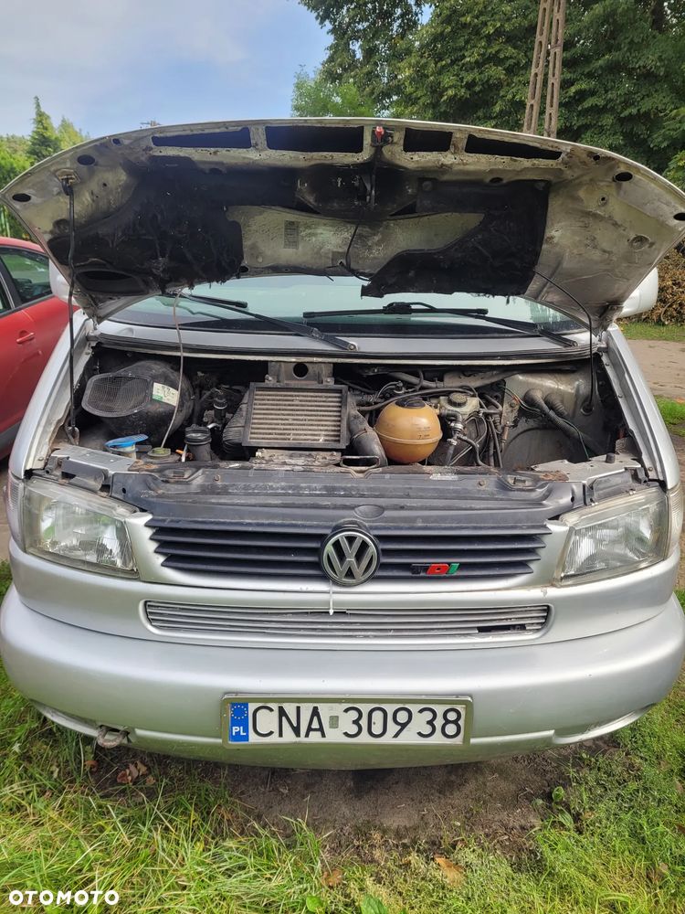 Volkswagen Multivan - 32