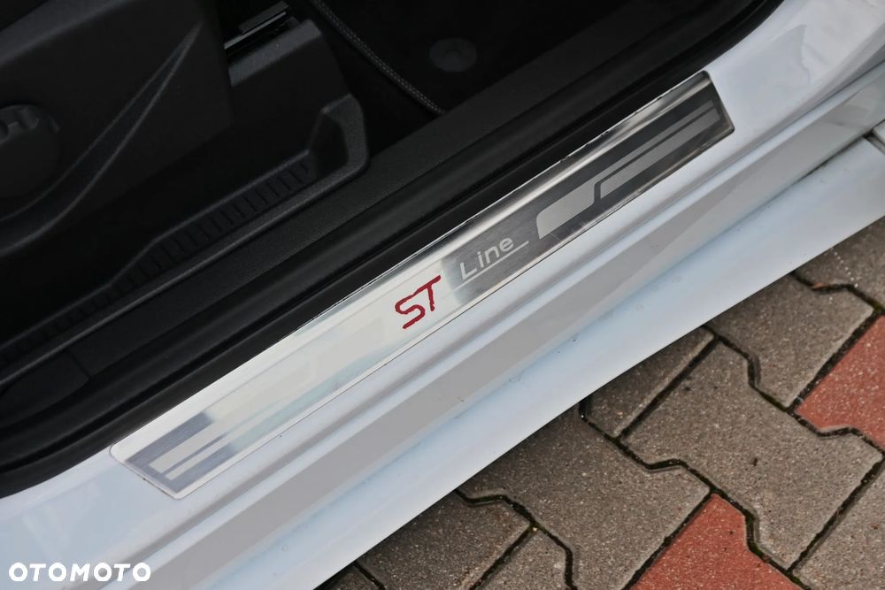 Ford Kuga 1.5 EcoBoost FWD ST-Line ASS - 40