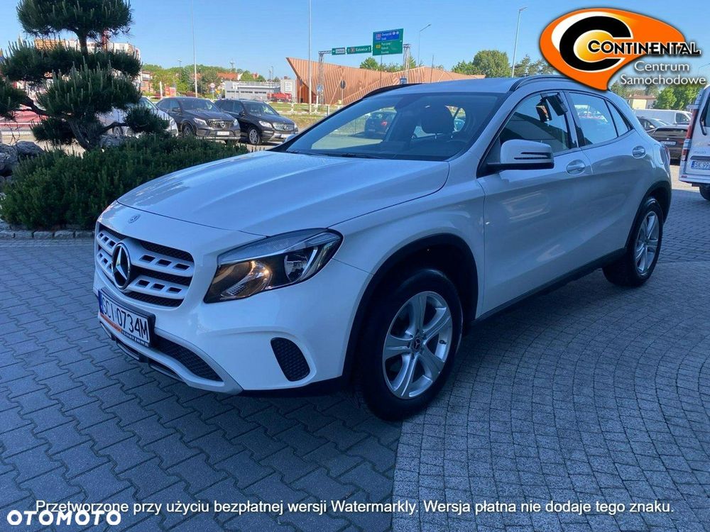 Mercedes-Benz GLA - 1