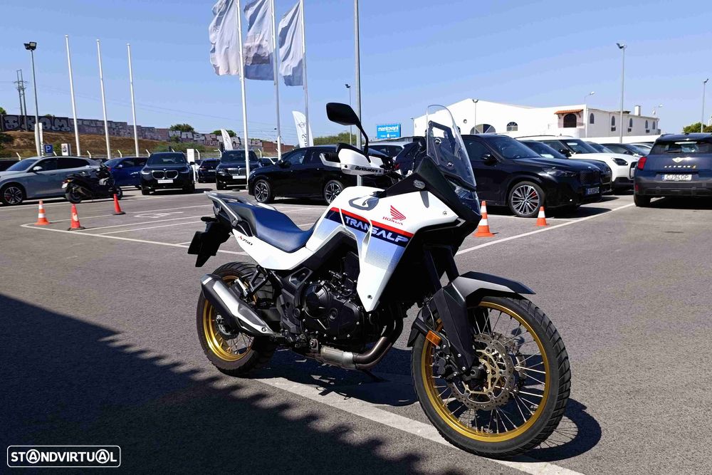 Honda Transalp 750 - 1