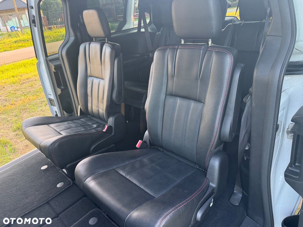 Dodge Grand Caravan 3.6 R/T - 25