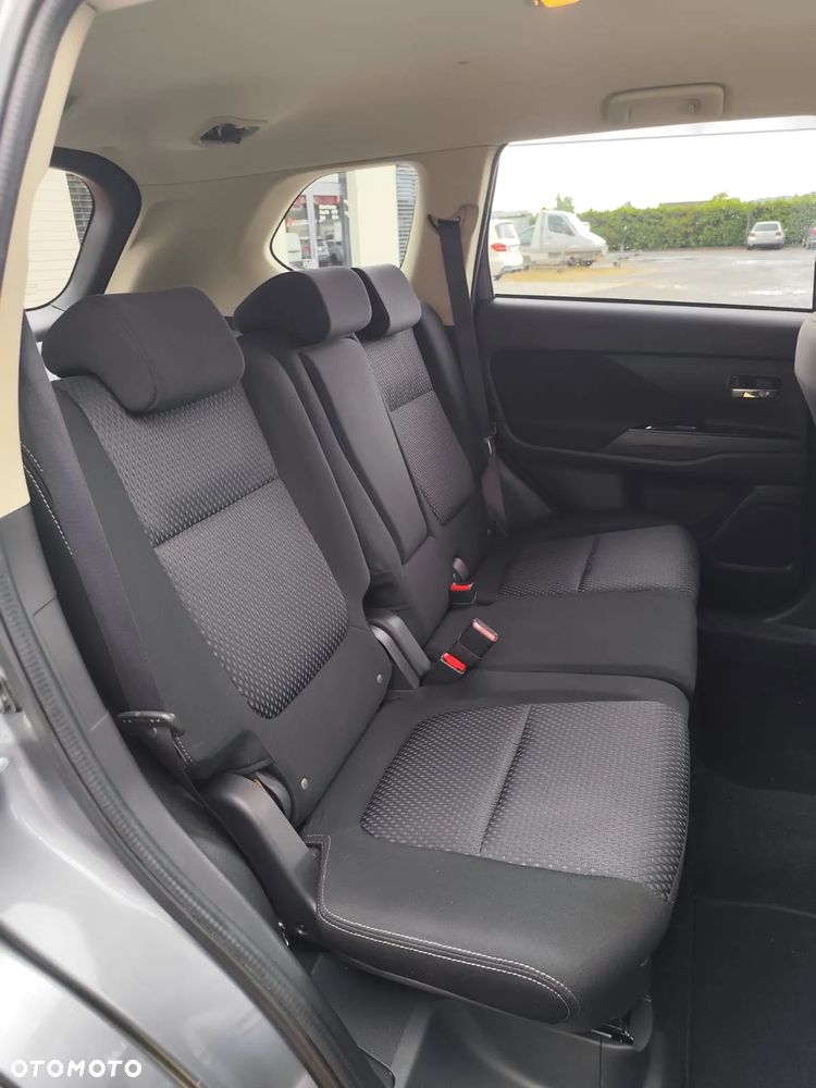 Mitsubishi Outlander 2.0 2WD CVT Edition - 17