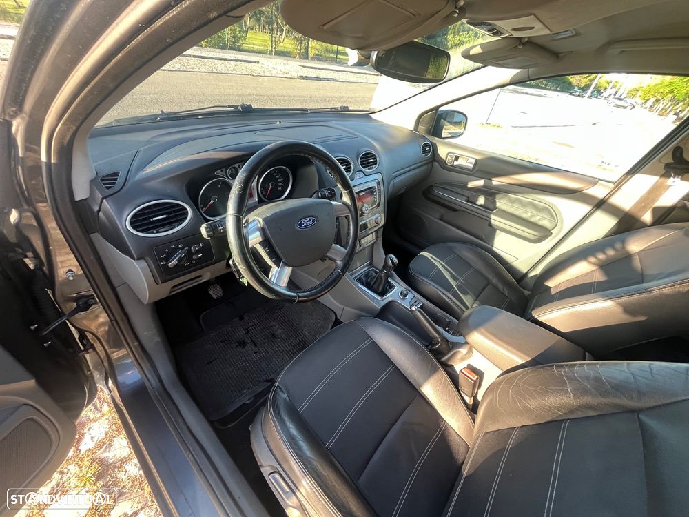 Ford Focus SW - 11