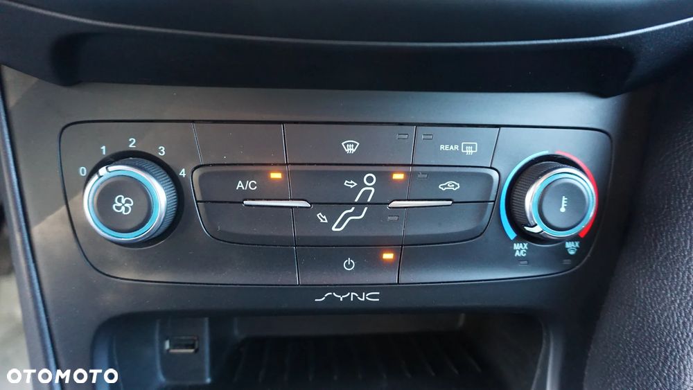 Ford Focus 1.6 SYNC Edition - 25