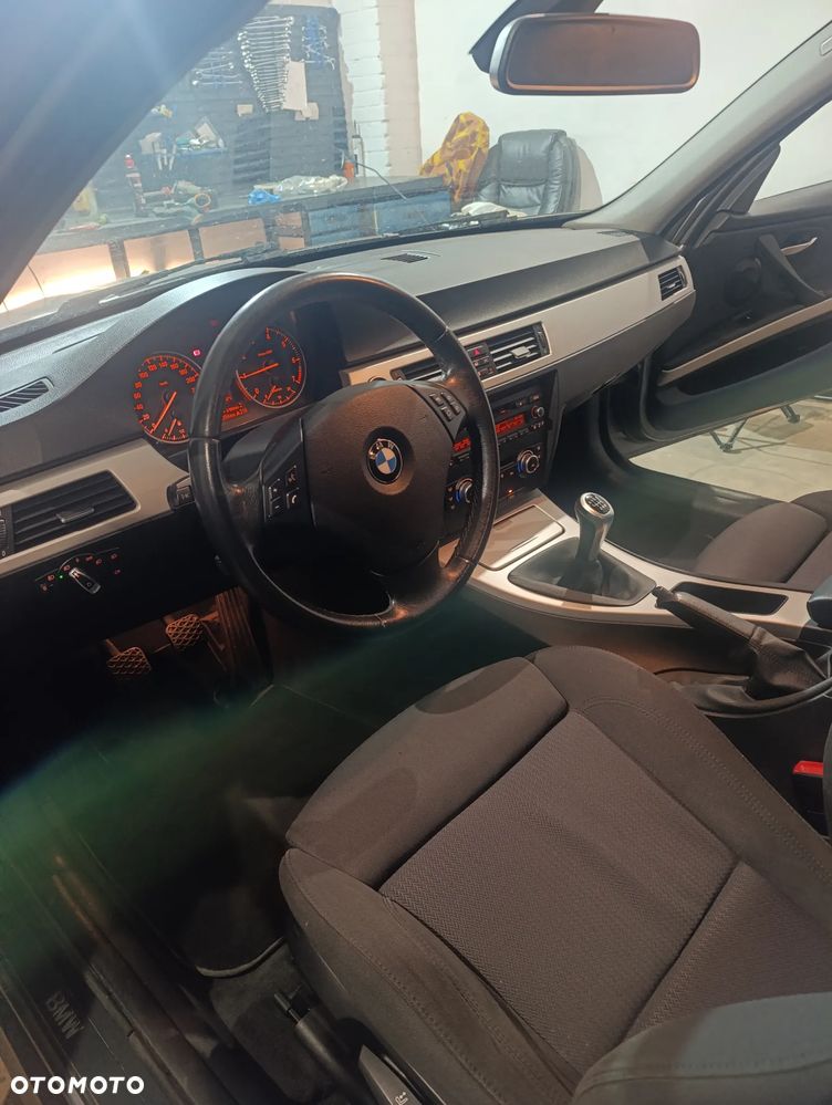 BMW Seria 3 318i - 7