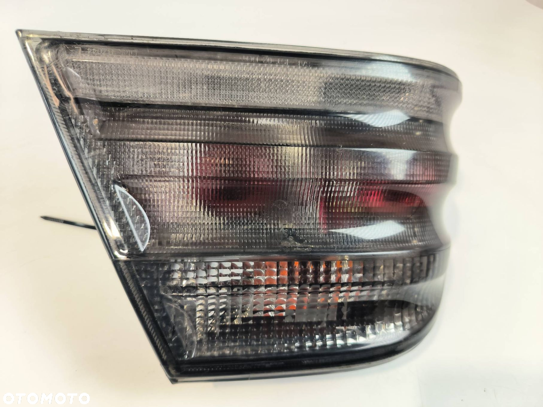 LAMPA LEWA TYŁ MERCEDES - BENZ E-KLASA W210 - 2