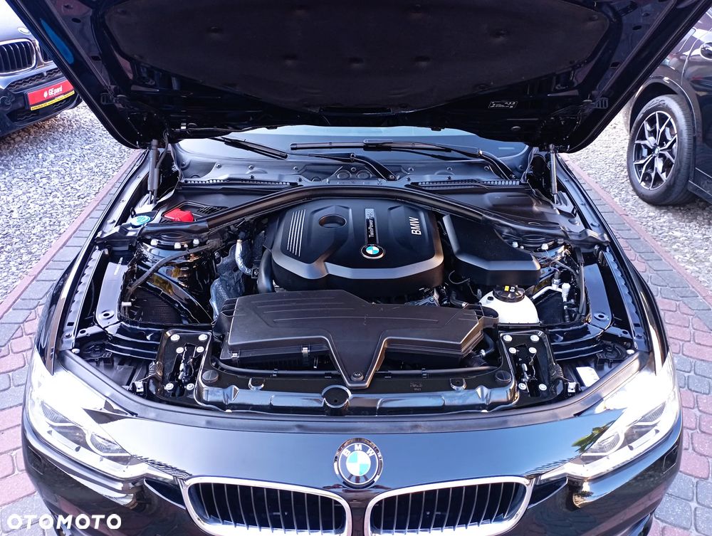 BMW Seria 3 318i - 35
