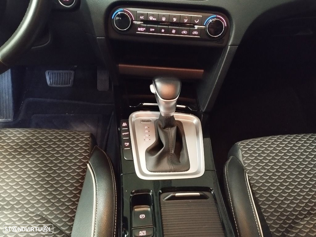 Kia XCeed 1.6 GDi PHEV Drive - 12