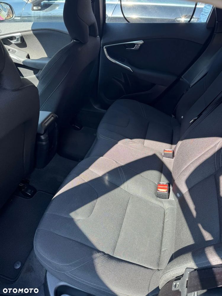 Volvo V40 D2 Drive-E Momentum - 8
