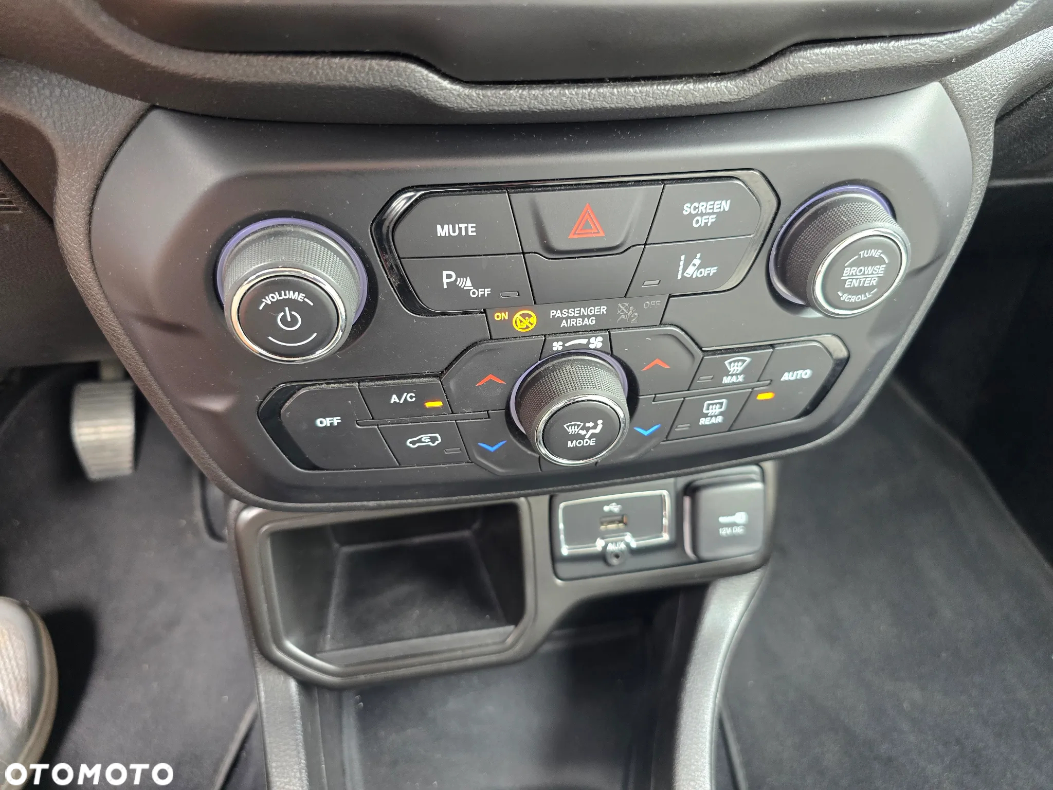 Jeep Renegade - 34