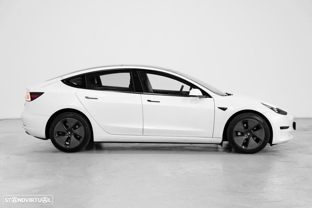 Tesla Model 3 2022 photo 2