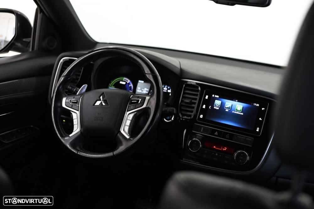 Mitsubishi Outlander 2.4 Instyle - 31