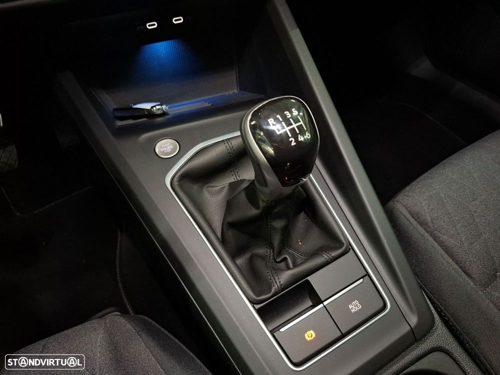 VW Golf 1.5 TSI 50 Anos - 17
