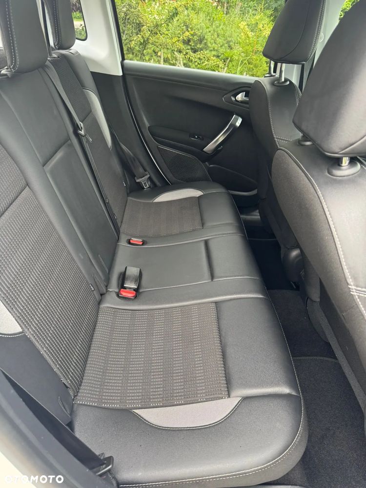 Peugeot 2008 - 23