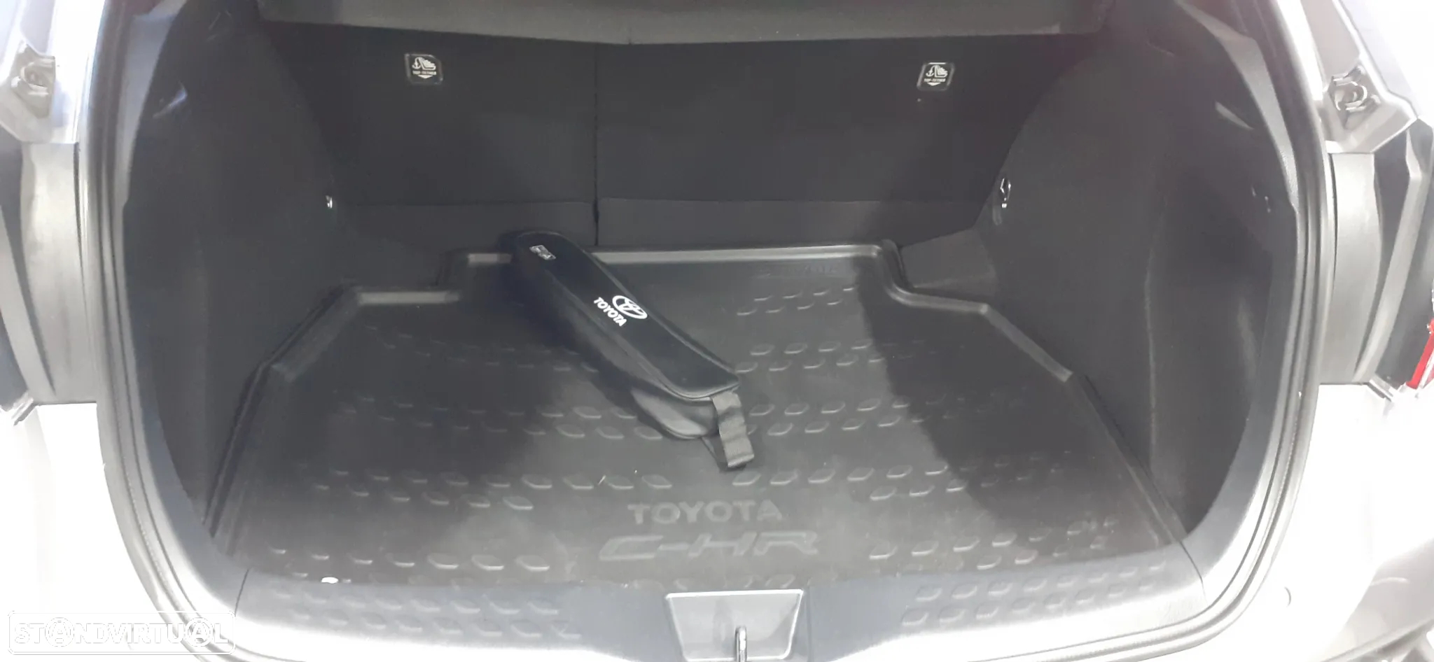 Toyota C-HR 1.8 HSD Exclusive+P.Luxury - 26