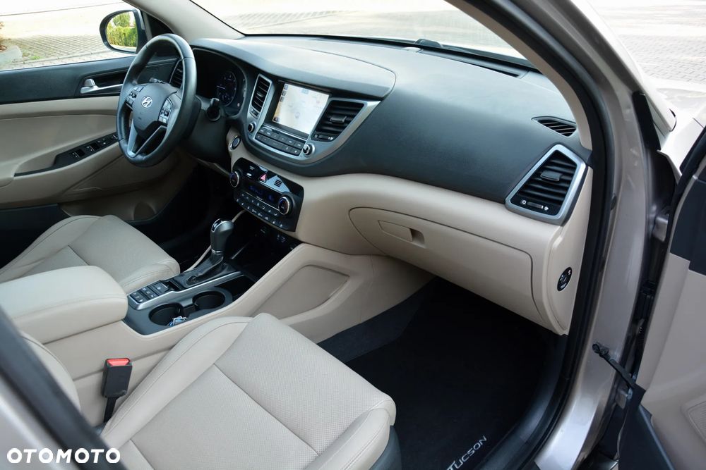 Hyundai Tucson 1.7 CRDI BlueDrive Premium 2WD DCT - 29