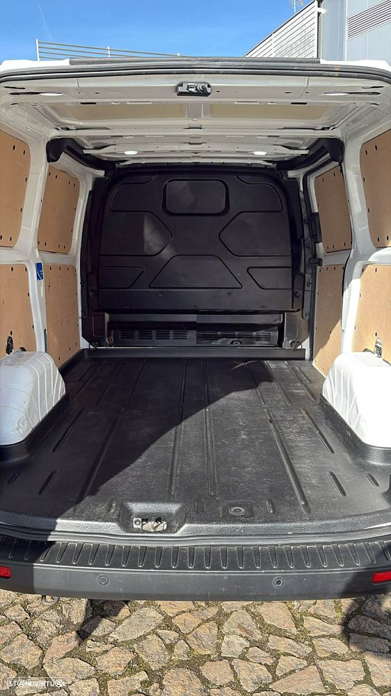 Ford Transit Custom L1 2.0 TDCi 130cv - 6