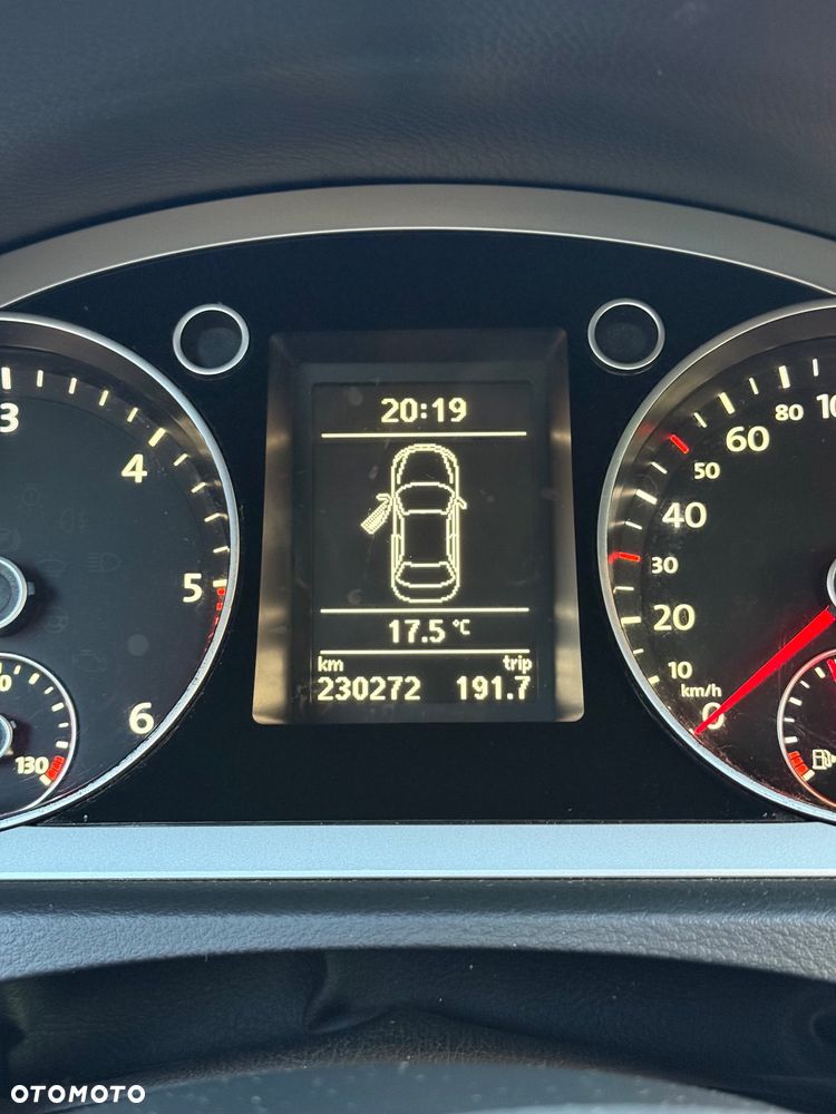 Volkswagen Passat 2.0 TDI Comfortline Optimum - 24