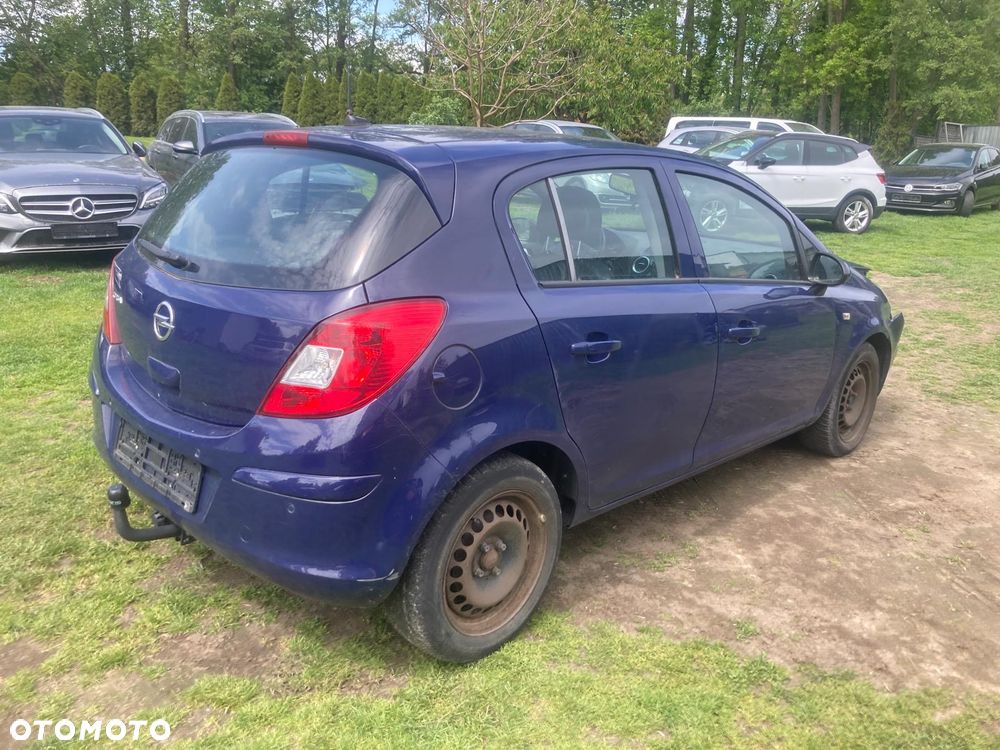 Opel Corsa 1.4 16V Cosmo - 3