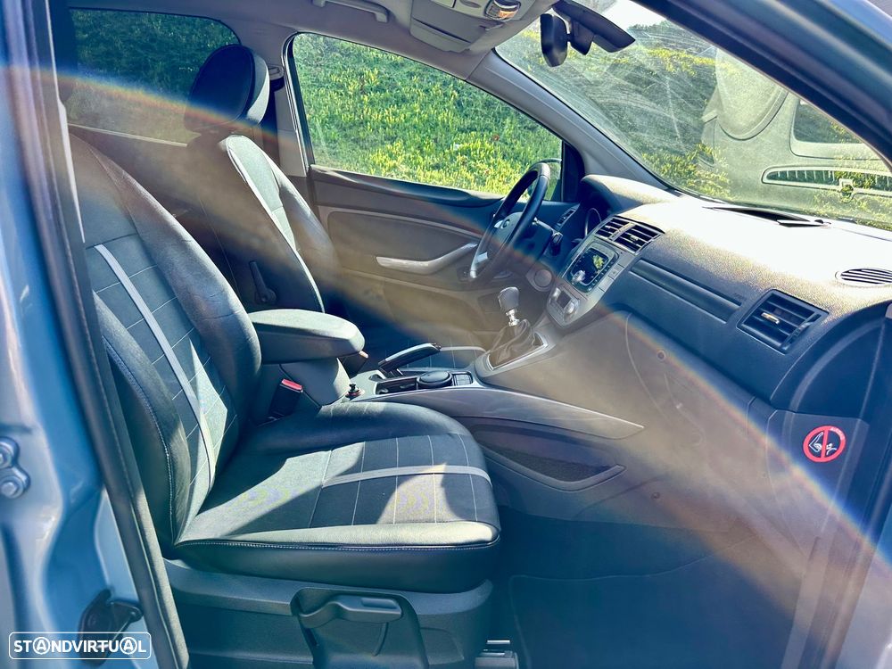 Ford Kuga 2.0 TDCi Titanium - 34