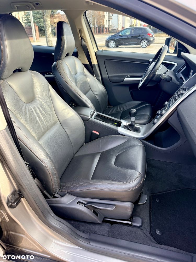 Volvo XC 60 D4 Edition Pro - 11