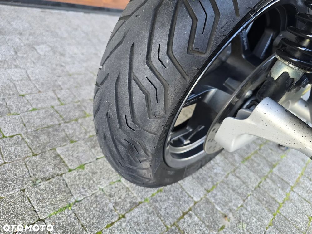 Yamaha X-max - 23
