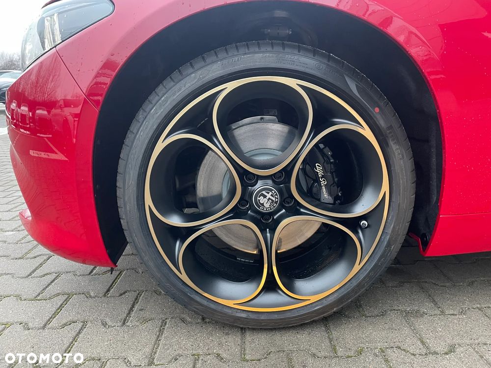 Alfa Romeo Giulia 2.0 Turbo Intensa Q4 - 6