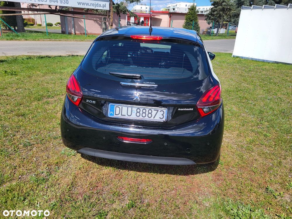 Peugeot 208 - 6