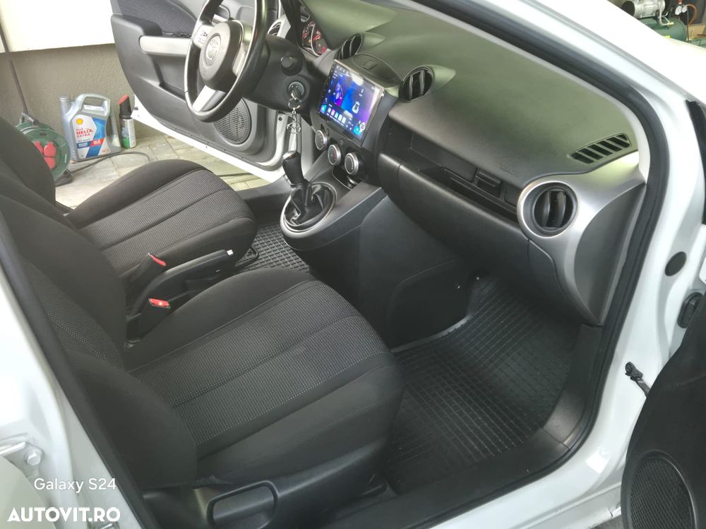 Mazda 2 - 9