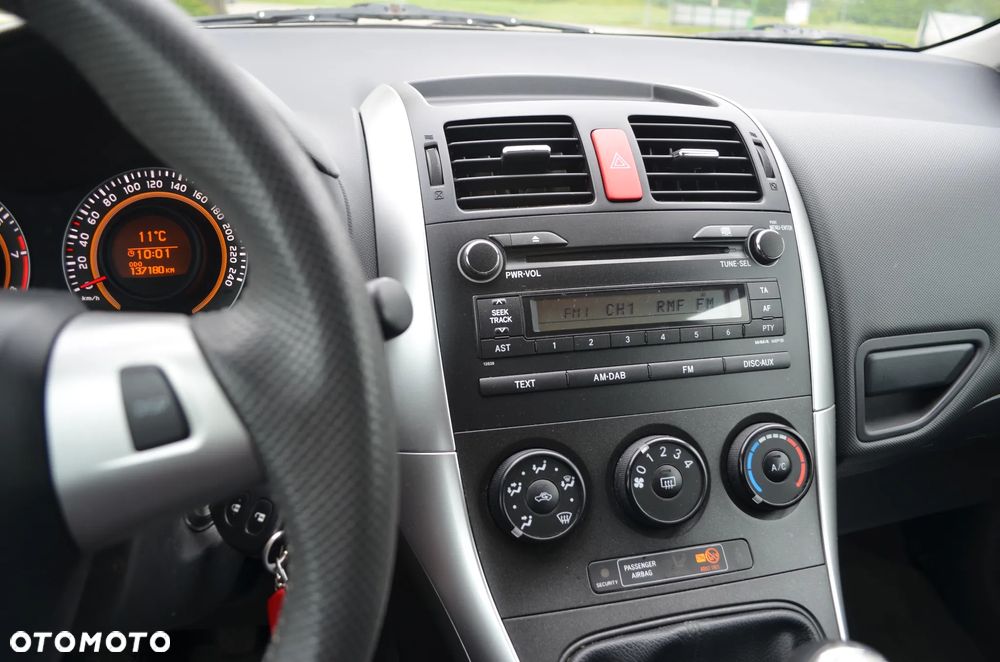 Toyota Auris 1.6 2010 - 10
