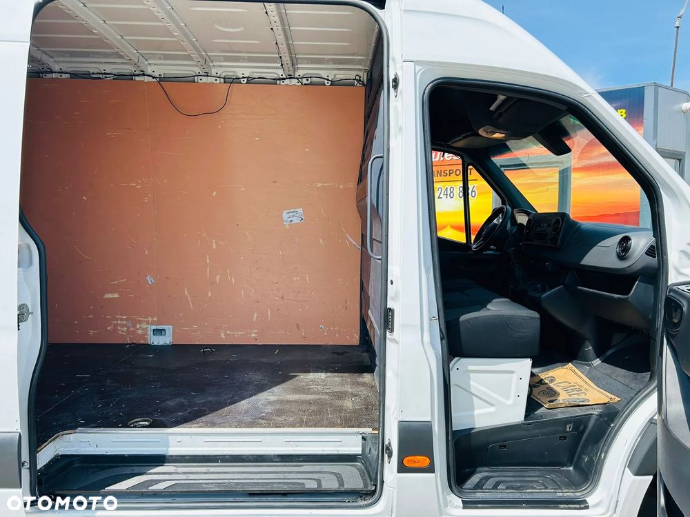 Mercedes-Benz Sprinter - 12