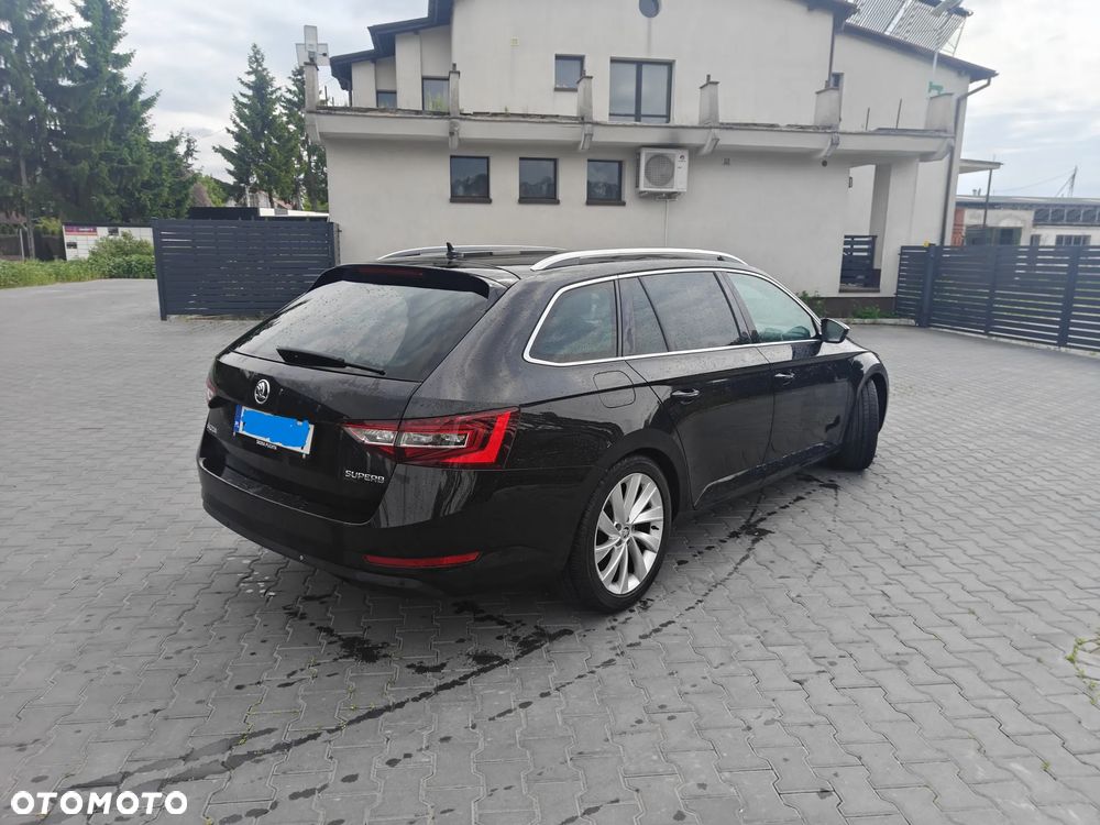 Skoda Superb 2.0 TDI Ambition DSG - 22