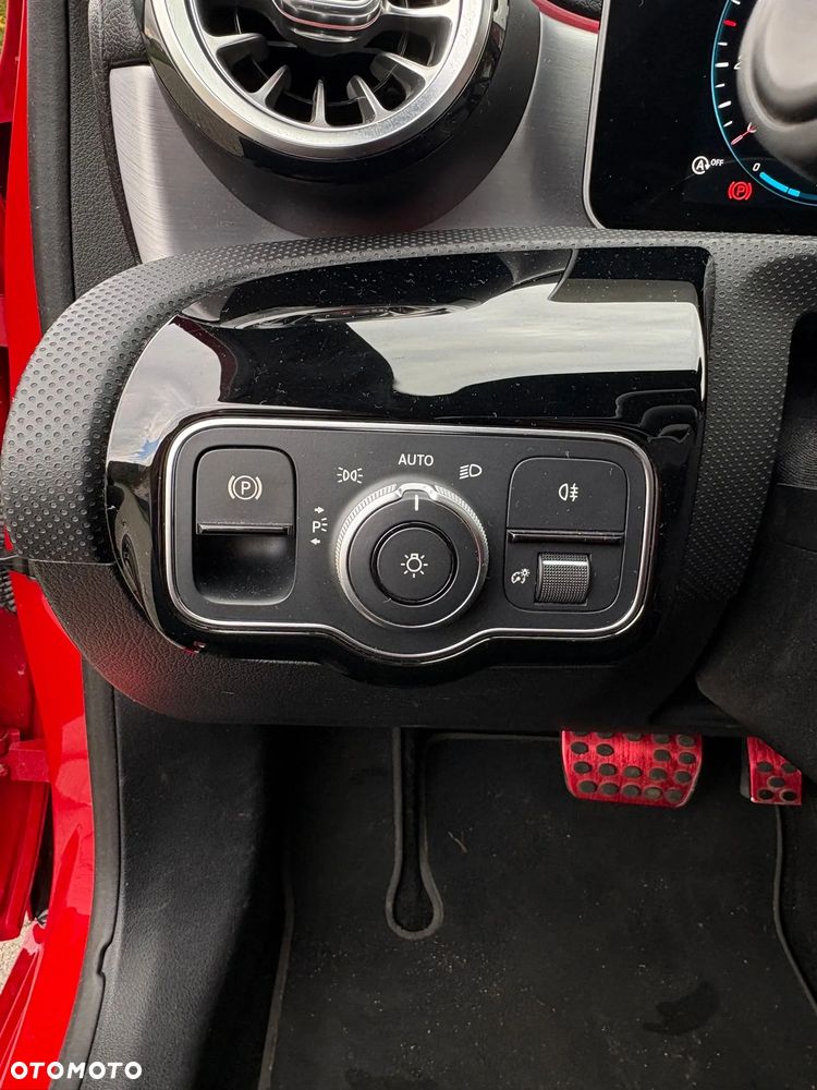 Mercedes-Benz Klasa A 200 d 8G-DCT AMG Line - 12